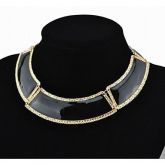 Colar de metal preto